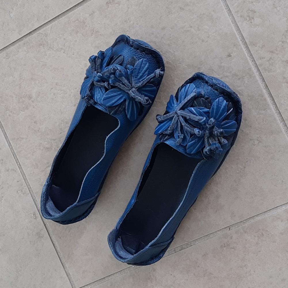 All leather blue Korean style flower shoes loafers moccasin 7 7.5 245